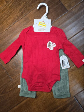 0 to 3m brand new snoopy, christmas outfit item 385G6
